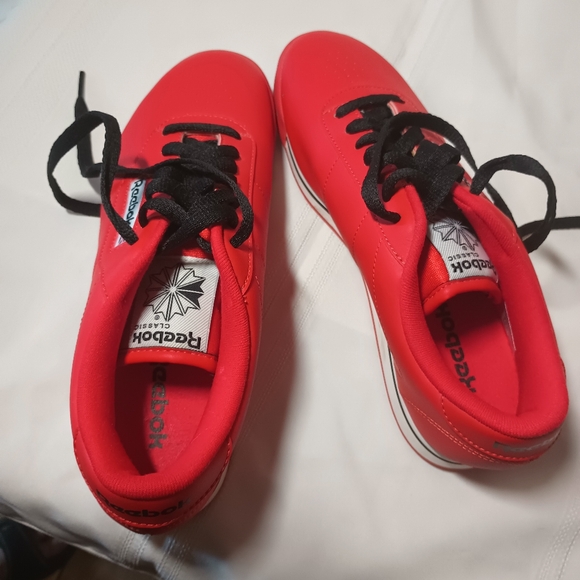 Women's Reebok Sneaker - Picture 6 of 7